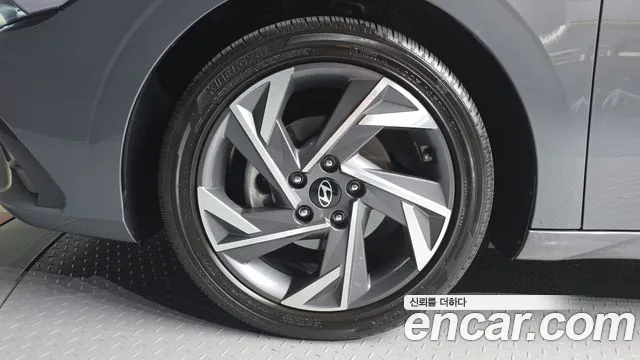 Hyundai Avante CN7 — Фото автомобиля 5