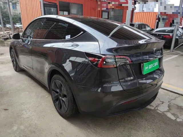 Tesla Model Y — Фото автомобиля 4