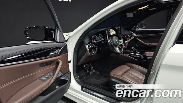 BMW 5 Series G30 — Фото автомобиля 15