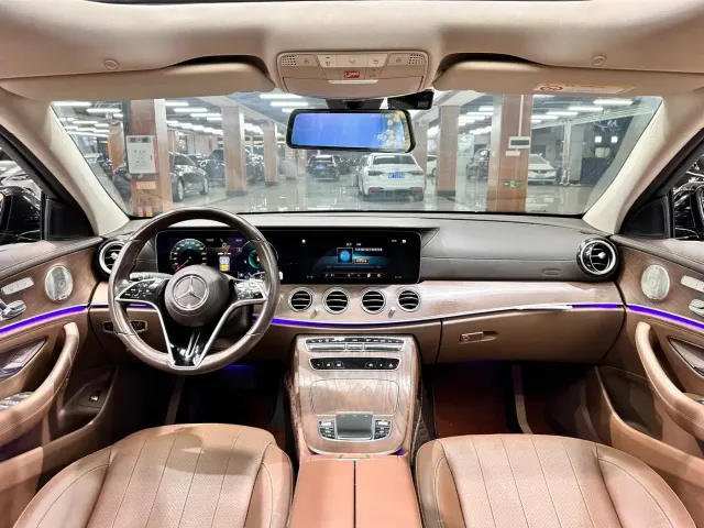 Mercedes-Benz E-Class — Фото автомобиля 11