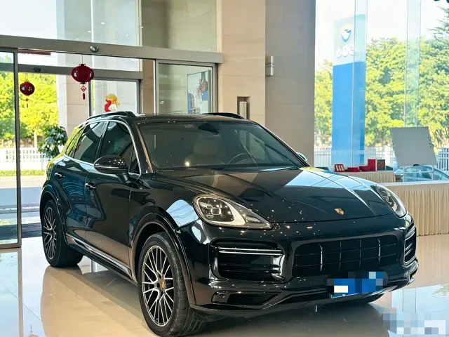 Porsche Cayenne — Фото автомобиля 3