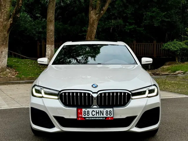 BMW 5 Series — Фото автомобиля 2