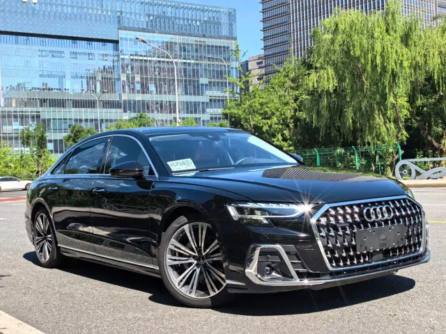 Audi A8 — Фото автомобиля 3
