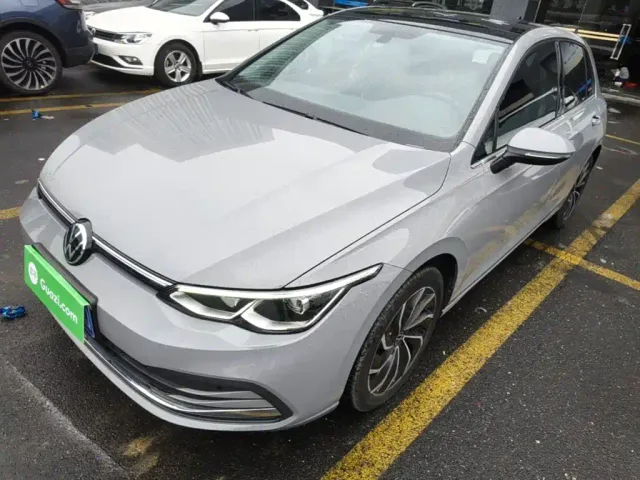 Фотография автомобиля — Volkswagen Golf