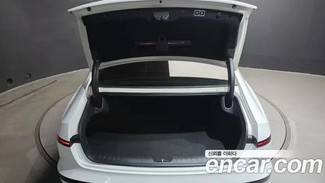 Hyundai Grandeur Grandeur (GN7) 2.5 Бензин 2WD — Фото автомобиля 30