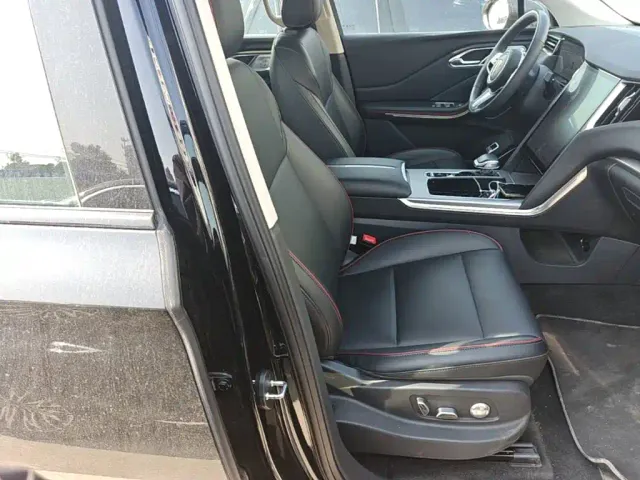 Hongqi HS7 PHEV — Фото автомобиля 24
