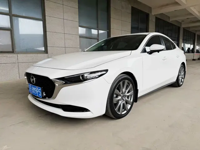 Фотография автомобиля — Mazda Axela