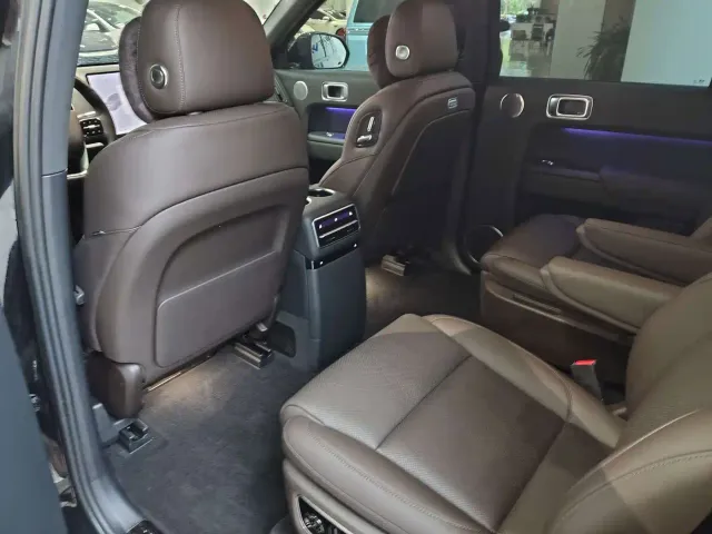 Li Auto L9 — Фото автомобиля 6