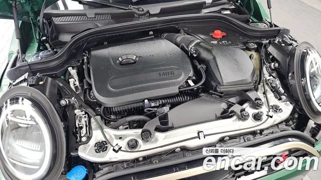 MINI Cooper Generation 4 — Фото автомобиля 6