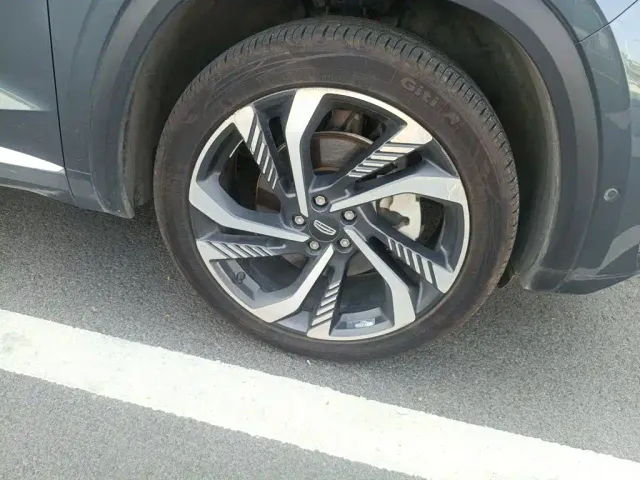 Geely Xingyue L — Фото автомобиля 10