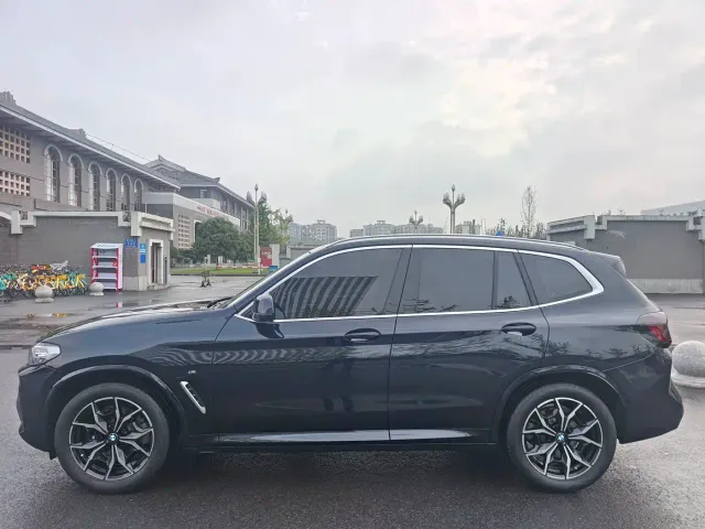 BMW BMW X3 2022 xDrive25i M Sport Package — Фото автомобиля 3