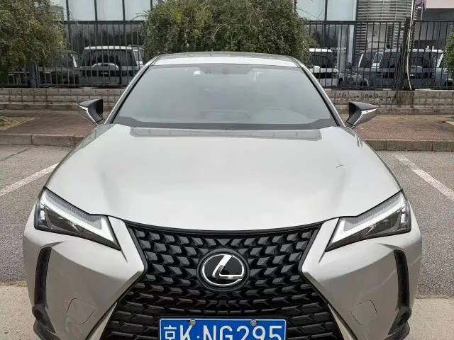 Lexus UX — Фото автомобиля 2