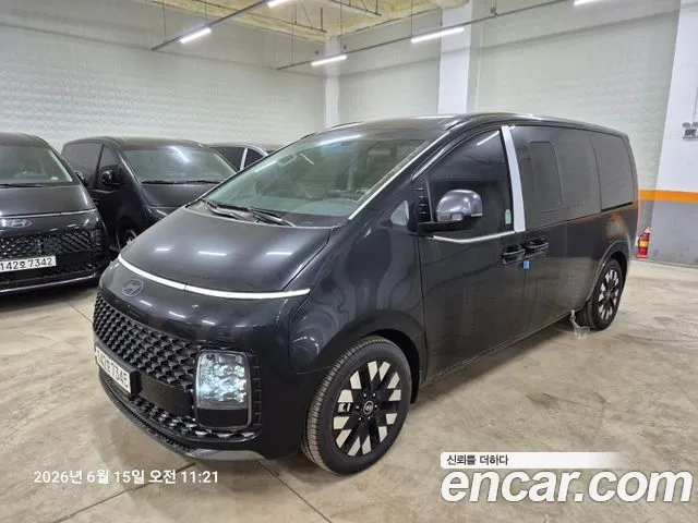 Фотография автомобиля — Hyundai Staria