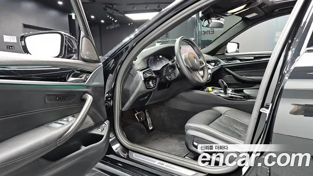 BMW 5 Series G30 — Фото автомобиля 15