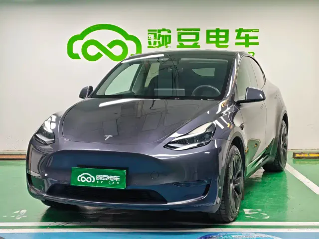 Фотография автомобиля — Tesla Model Y