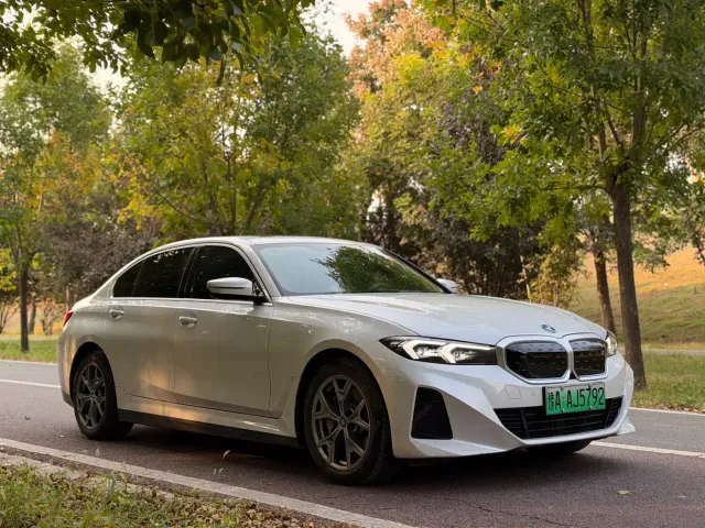 BMW i3 — Фото автомобиля 3