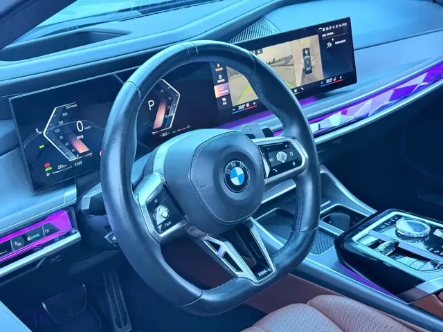 BMW 7 Series — Фото автомобиля 13
