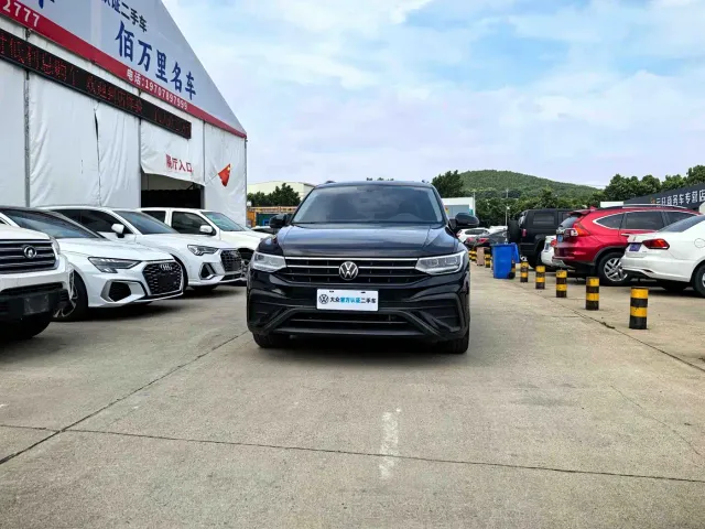Volkswagen Tiguan L — Фото автомобиля 2