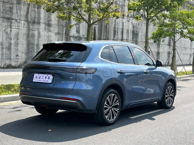 Geely Galaxy Starship 7 EM-i — Фото автомобиля 6