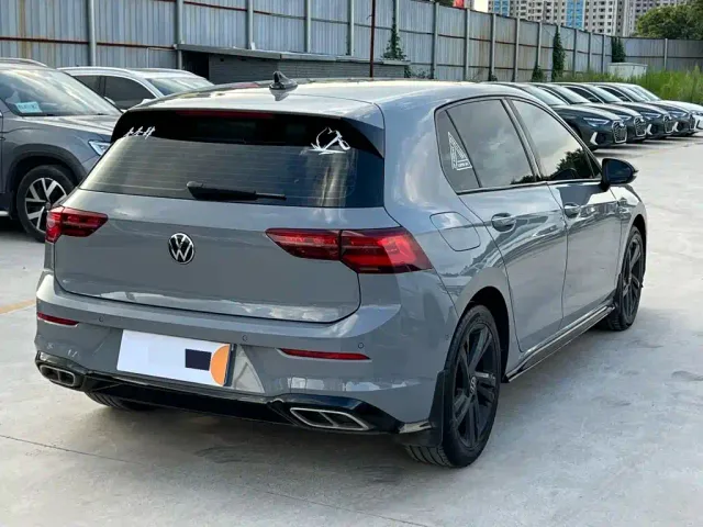Volkswagen Golf — Фото автомобиля 8
