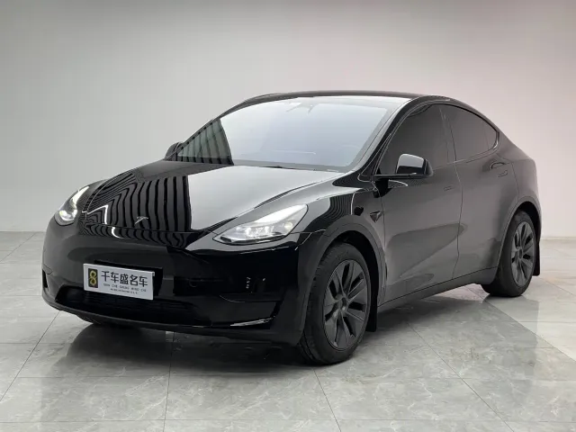 Фотография автомобиля — Tesla Model Y