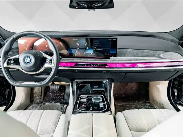 BMW i7 — Фото автомобиля 13