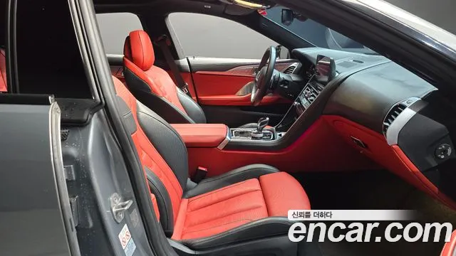 BMW 8 Series G15 — Фото автомобиля 16
