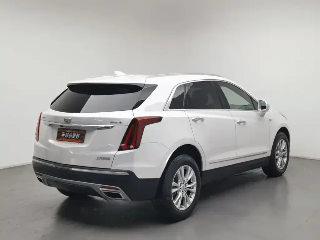 Cadillac XT5 — Фото автомобиля 2