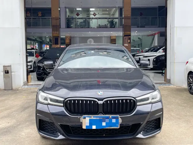BMW 5 Series — Фото автомобиля 2