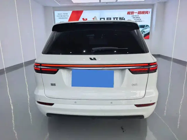 Li Auto ONE — Фото автомобиля 6