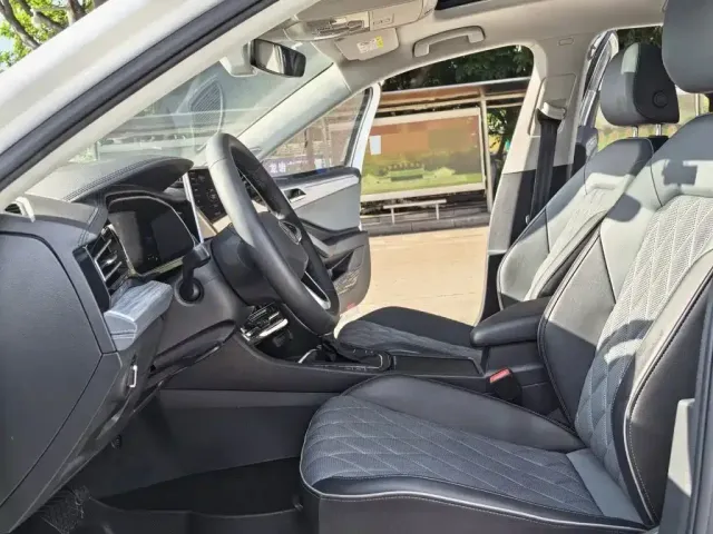 Volkswagen Sagitar — Фото автомобиля 7