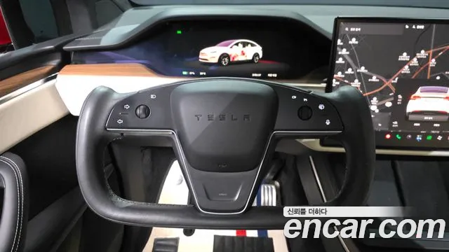 Tesla Model X — Фото автомобиля 19