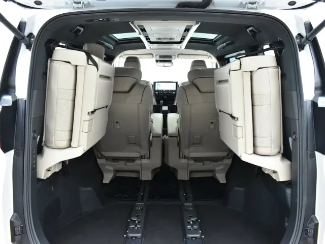 Toyota Alphard — Фото автомобиля 22
