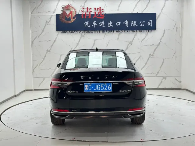 Skoda Superb — Фото автомобиля 5