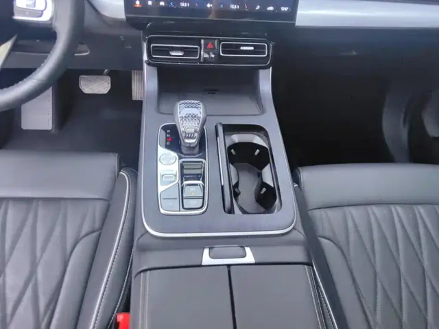 GAC Trumpchi GS8 — Фото автомобиля 16