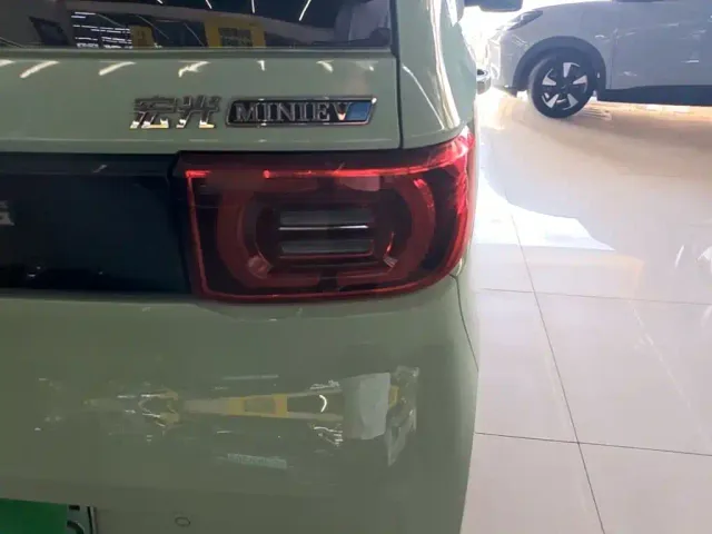 Wuling Hongguang Mini EV — Фото автомобиля 7