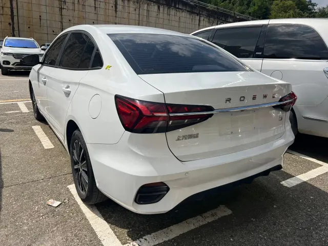 Roewe i5 — Фото автомобиля 7