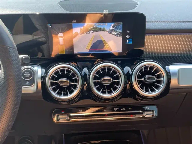 Mercedes-Benz GLB-Class — Фото автомобиля 10