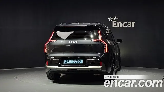 Kia EV9 — Фото автомобиля 4
