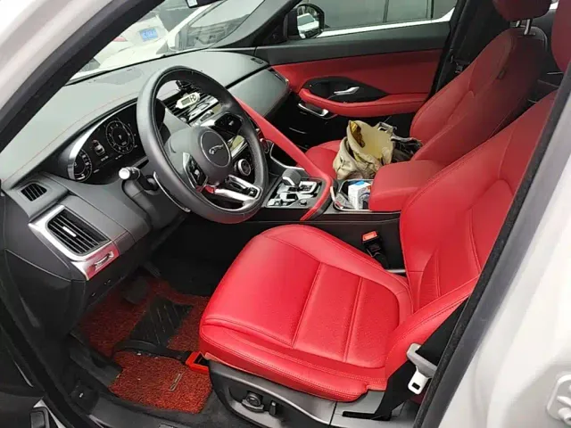 Jaguar E-PACE — Фото автомобиля 14