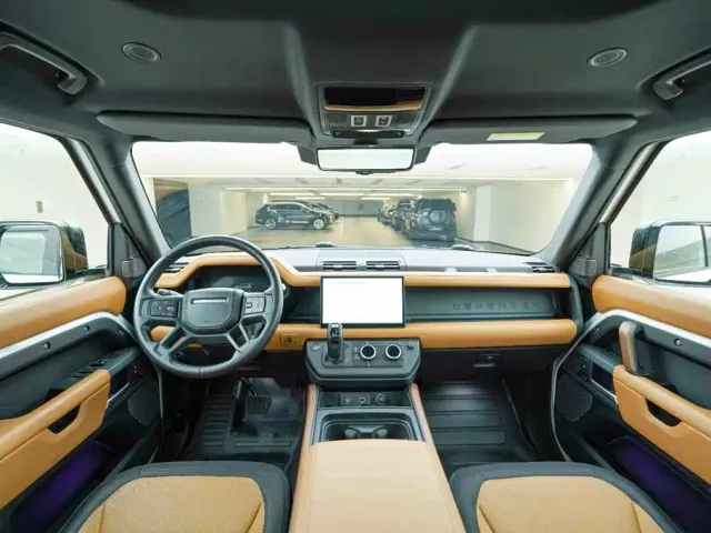Land Rover Defender — Фото автомобиля 18