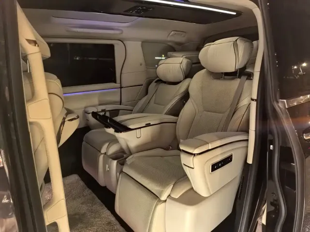 Lexus LM — Фото автомобиля 7