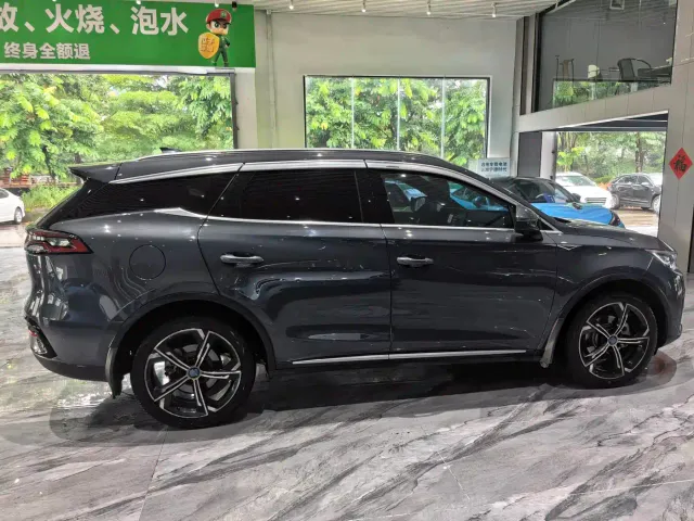 BYD Tang — Фото автомобиля 25