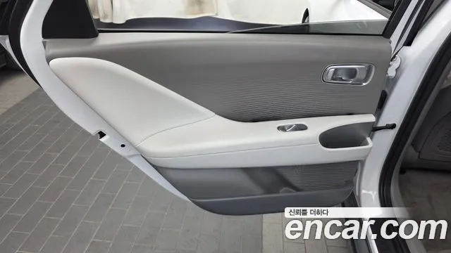 Hyundai Ioniq 6 — Фото автомобиля 14