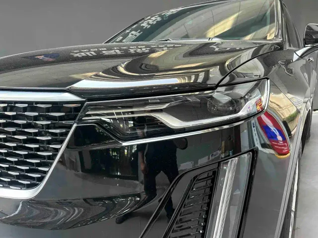 Cadillac XT6 — Фото автомобиля 3