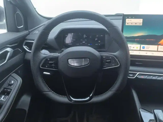Geely Binyue — Фото автомобиля 15