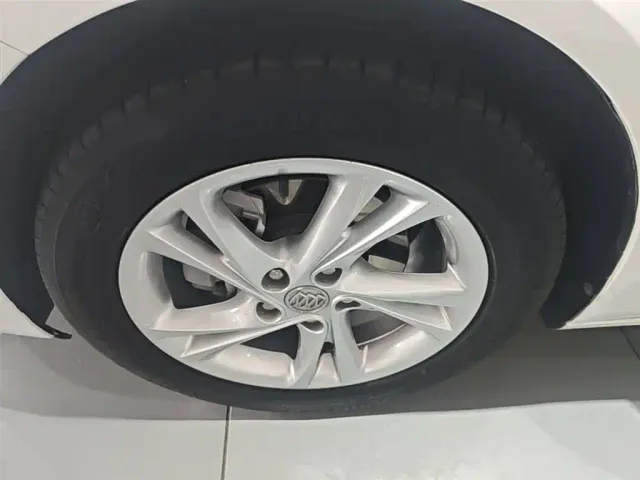 Buick Regal — Фото автомобиля 22