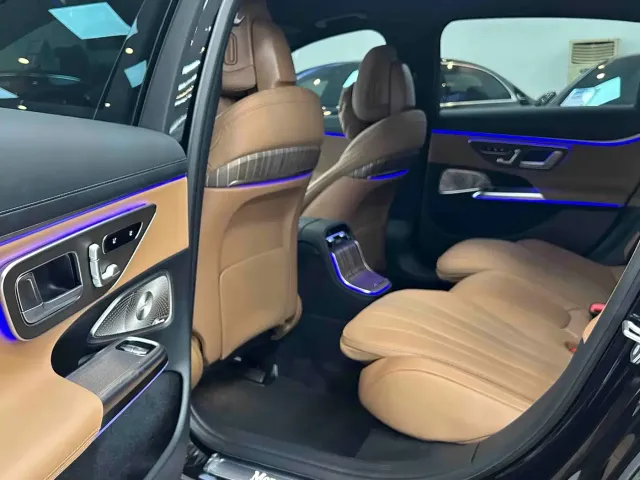 Mercedes-Benz E-Class — Фото автомобиля 5