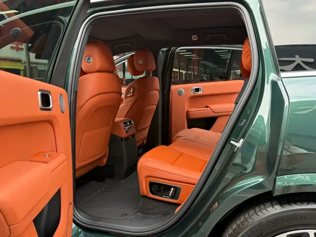 Li Auto L7 — Фото автомобиля 5