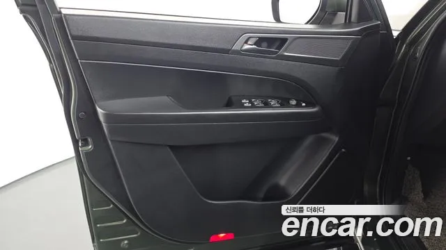 KG_Mobility_Ssangyong Rexton Новый Rexton Sport Дизель 2.2 4WD — Фото автомобиля 21